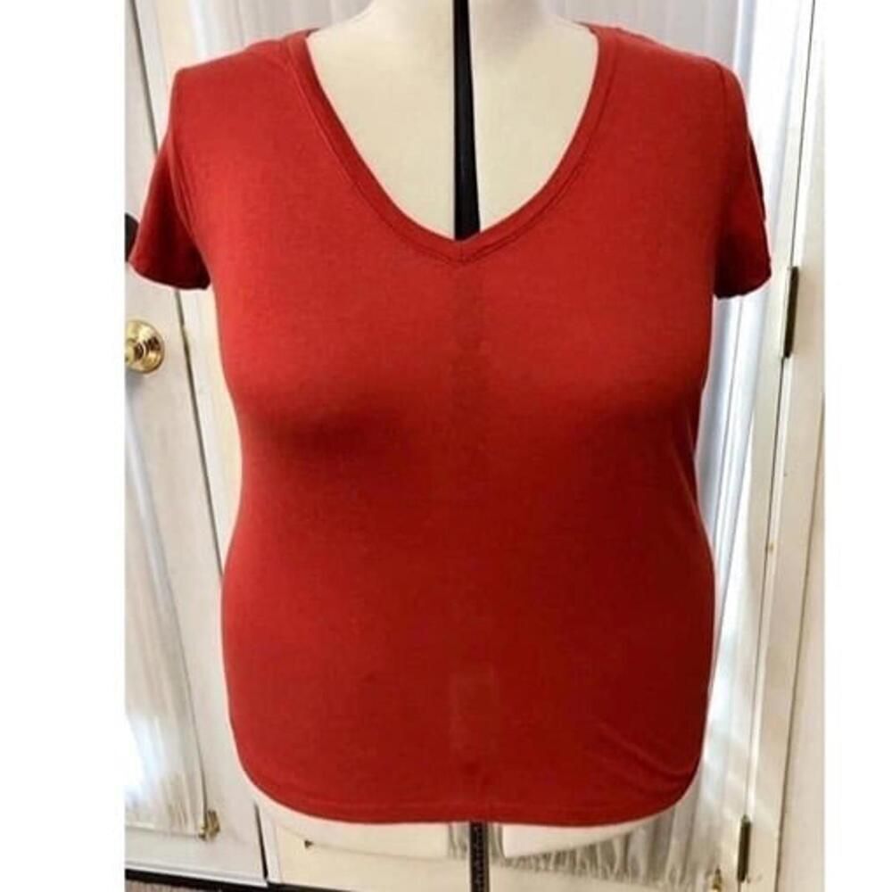Forever 21 red short sleeve top. Size 3x.
